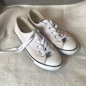Lavender dainty low top all star converse